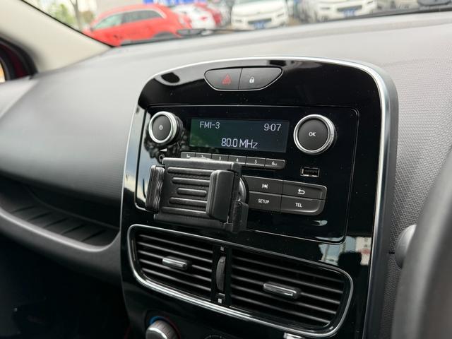 ルーテシア ゼン　禁煙車　５速ＭＴ車　クルーズコントロール　スピードリミッター　Ｂｌｕｅｔｏｏｔｈ接続　障害物センサー　オートライト　ＥＴＣ　ＩＳＯＦＩＸ対応　純正１６インチＡＷ！（61枚目）