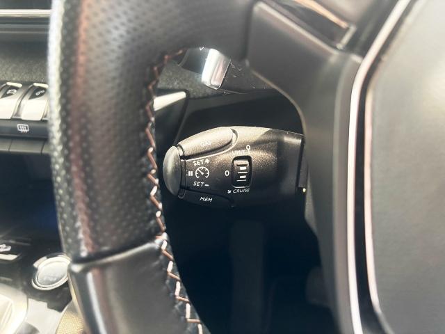 ３００８ ＧＴライン　ブルーＨＤｉ　サンルーフ　ハーフレザー　ＬＥＤライト　シートヒーター　パワーバックドア　ＬＥＤライト　ＥＴＣ　ドラレコ　カープレイ　アンドロイドオート　純正１８ＡＷ（22枚目）