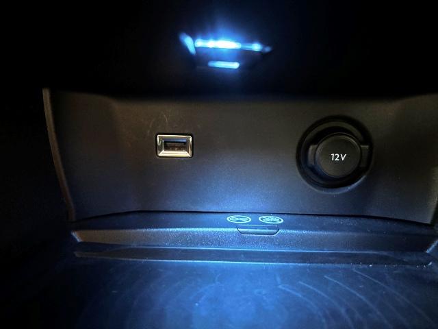 ３００８ ＧＴライン　ブルーＨＤｉ　サンルーフ　ハーフレザー　ＬＥＤライト　シートヒーター　パワーバックドア　ＬＥＤライト　ＥＴＣ　ドラレコ　カープレイ　アンドロイドオート　純正１８ＡＷ（28枚目）