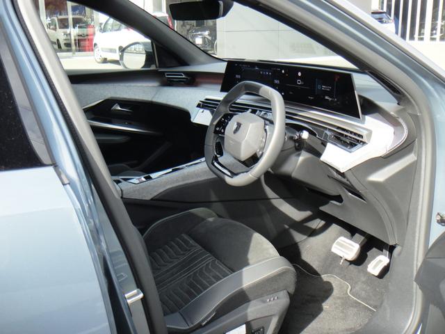 3008 GTハイブリッド アルカンタラパッケージ MHEVモデル マトリクスLEDライト 360°カメラ アクティブクルコン レーンアシスト シートヒーター ステアリングヒーター ブラインドスポット 電動シート ランバーサポート 純正19インチAW(12枚目)