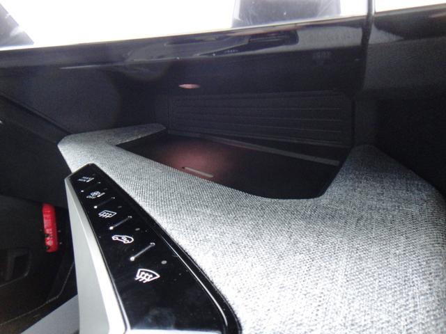 3008 GTハイブリッド アルカンタラパッケージ MHEVモデル マトリクスLEDライト 360°カメラ アクティブクルコン レーンアシスト シートヒーター ステアリングヒーター ブラインドスポット 電動シート ランバーサポート 純正19インチAW(32枚目)