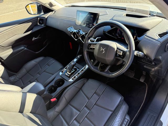 ＤＳ３クロスバック グランシック　１オーナー　禁煙車　オペラ内装　ナッパレザー　純正フルセグナビ　シートヒーター　運転席パワーシート　ＦＯＣＡＬスピーカー　ＡＣＣ　ブラインドスポットモニター　Ｂカメラ　ＥＴＣ！（49枚目）