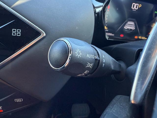 ＤＳ３クロスバック グランシック　１オーナー　禁煙車　オペラ内装　ナッパレザー　純正フルセグナビ　シートヒーター　運転席パワーシート　ＦＯＣＡＬスピーカー　ＡＣＣ　ブラインドスポットモニター　Ｂカメラ　ＥＴＣ！（63枚目）