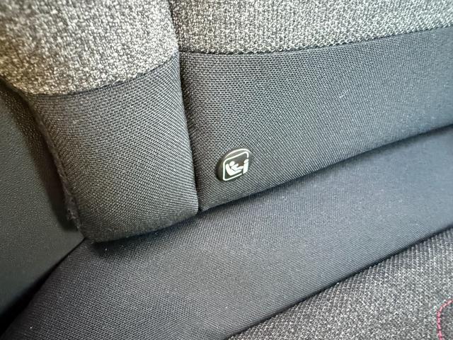 Ｃ３ セントジェームス　禁煙車　特別仕様車　アーバンレッド内装　カープレイ　クルコン　スピードリミッター　被害軽減ブレーキ　ブラインドスポットモニター　Ｂカメラ　純正１６インチＡＷ　ＥＴＣ！（27枚目）