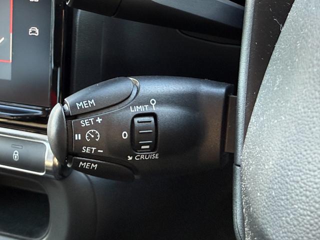 Ｃ３ セントジェームス　禁煙車　特別仕様車　アーバンレッド内装　カープレイ　クルコン　スピードリミッター　被害軽減ブレーキ　ブラインドスポットモニター　Ｂカメラ　純正１６インチＡＷ　ＥＴＣ！（56枚目）