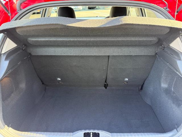 Ｃ３ セントジェームス　禁煙車　特別仕様車　アーバンレッド内装　カープレイ　クルコン　スピードリミッター　被害軽減ブレーキ　ブラインドスポットモニター　Ｂカメラ　純正１６インチＡＷ　ＥＴＣ！（58枚目）