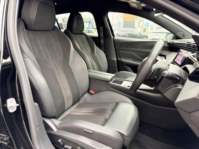 308 GT ブルーHDi 純正ナビ マトリクスLED メモリー機能付きパワーシート ハーフレザー シートヒーター ACC カープレイ アンドロイドオート ランバーサポート 全周囲カメラ パークソナー 純正18AW!(10枚目)