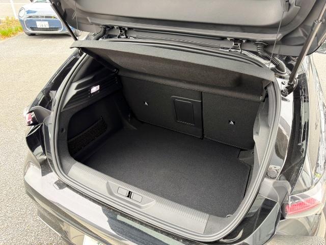 308 GT ブルーHDi 純正ナビ マトリクスLED メモリー機能付きパワーシート ハーフレザー シートヒーター ACC カープレイ アンドロイドオート ランバーサポート 全周囲カメラ パークソナー 純正18AW!(18枚目)