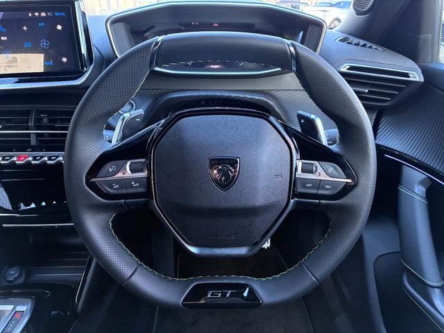 ２００８ ＧＴハイブリッド　マイルドハイブリッド　ハーフレザー　ＬＥＤライト　ＡＣＣ　カープレイ　アンドロイドオート　衝突軽減ブレーキ　バックカメラ　１０インチタッチスクリーン　シートヒーター　純正１８インチアルミホイール（16枚目）