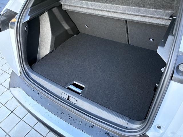 ２００８ ＧＴハイブリッド　マイルドハイブリッド　ハーフレザー　ＬＥＤライト　ＡＣＣ　カープレイ　アンドロイドオート　衝突軽減ブレーキ　バックカメラ　１０インチタッチスクリーン　シートヒーター　純正１８インチアルミホイール（62枚目）