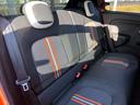 フロントだけでなく、リアシートも広々とした空間が確保されています。