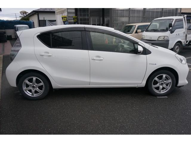 アクア S ナビTVブルートゥースバックカメラエンジンスターターTVキャンセラー社外アルミホイール(3枚目)