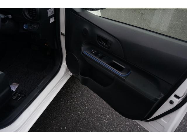 アクア S ナビTVブルートゥースバックカメラエンジンスターターTVキャンセラー社外アルミホイール(19枚目)