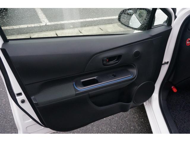 アクア S ナビTVブルートゥースバックカメラエンジンスターターTVキャンセラー社外アルミホイール(21枚目)