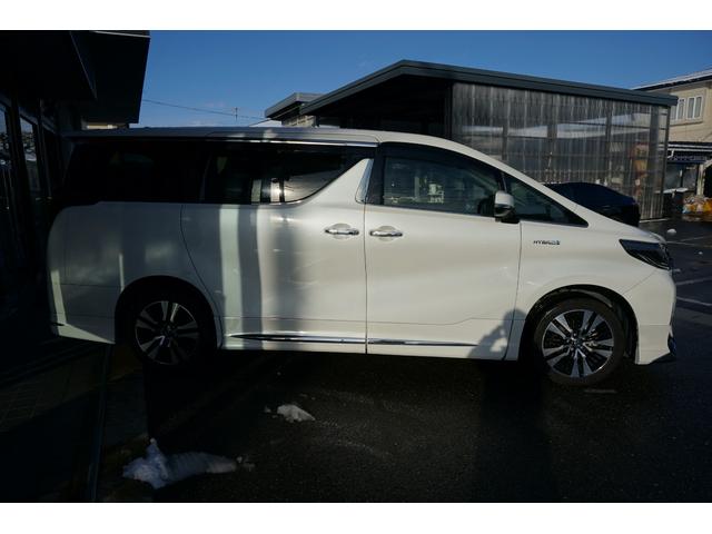 アルファードハイブリッド Ｘ　モデリスタエアロＬＥＤヘッドライト両側パワースライドドアアルパインビッグＸフリップダウンモニター純正１８アルミホイール（3枚目）