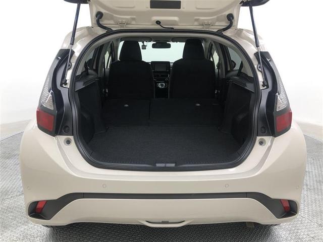 アクア Ｘ　衝突被害軽減システム　４ＷＤ　バックカメラ　ＥＴＣ　ハイブリッド　オートクルーズコントロール　ＬＥＤヘッドランプ　１００Ｖ電源　ワンオーナー（12枚目）