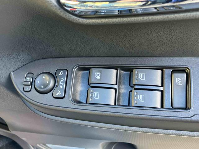 タント カスタムＸ　２ＷＤ　ＣＶＴ　スマートアシスト　ミラクルオープンドア　シートヒーター　電動パーキングブレーキ　オートホールド機能　プッシュボタンスタート　ベンチシート　衝突警報機能　アイドリングストップ（32枚目）