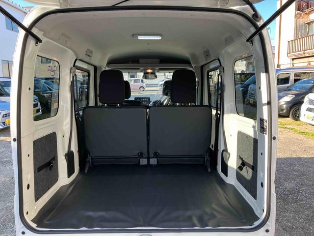 ハイゼットカーゴ クルーズ　４ＷＤ　ＣＶＴ　バックカメラ　運転席・助手席ＳＲＳエアバッグ　プッシュボタンスタート　アイドリングストップ（6枚目）