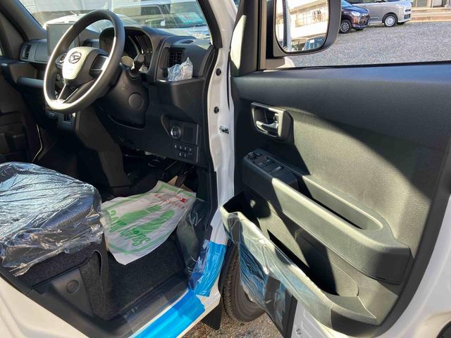 ハイゼットカーゴ クルーズ　４ＷＤ　ＣＶＴ　バックカメラ　運転席・助手席ＳＲＳエアバッグ　プッシュボタンスタート　アイドリングストップ（9枚目）