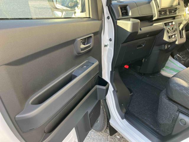 ハイゼットカーゴ クルーズ　４ＷＤ　ＣＶＴ　バックカメラ　運転席・助手席ＳＲＳエアバッグ　プッシュボタンスタート　アイドリングストップ（12枚目）