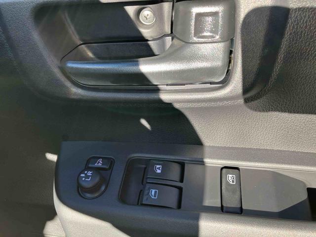 ハイゼットカーゴ クルーズ　４ＷＤ　ＣＶＴ　バックカメラ　運転席・助手席ＳＲＳエアバッグ　プッシュボタンスタート　アイドリングストップ（31枚目）