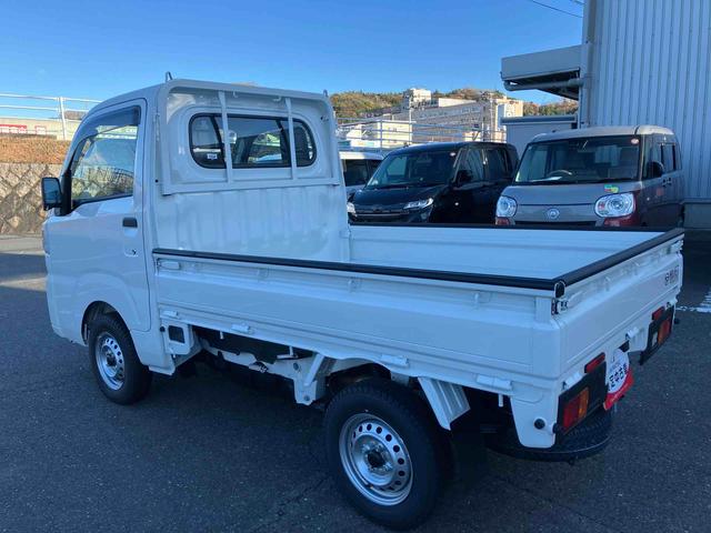 ハイゼットトラック スタンダード　４ＷＤ　スマートアシスト　５段ＭＴ　アイドリングストップ　運転席・助手席ＳＲＳエアバッグ（4枚目）