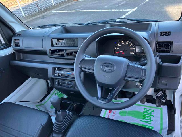 ハイゼットトラック スタンダード　４ＷＤ　スマートアシスト　５段ＭＴ　アイドリングストップ　運転席・助手席ＳＲＳエアバッグ（10枚目）
