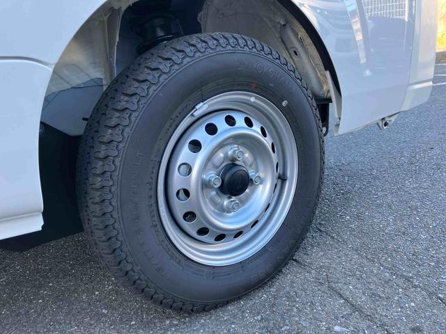 ハイゼットトラック スタンダード　４ＷＤ　スマートアシスト　５段ＭＴ　アイドリングストップ　運転席・助手席ＳＲＳエアバッグ（19枚目）