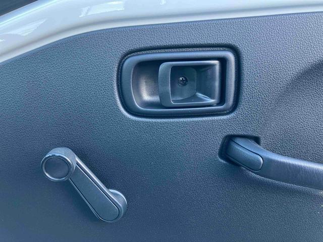 ハイゼットトラック スタンダード　４ＷＤ　スマートアシスト　５段ＭＴ　アイドリングストップ　運転席・助手席ＳＲＳエアバッグ（36枚目）