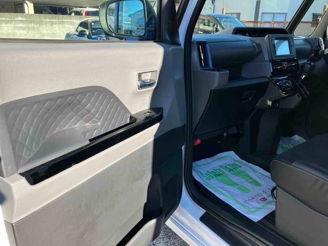 タント カスタムＲＳ　２ＷＤ　スマートアシスト　ＣＶＴ　シートヒーター　クルーズコントロール　パノラマモニター　ターボ　両側電動スライドドア　ミラクルオープンドア　ＥＴＣ付き　　オートライト　プッシュボタンスタート（12枚目）