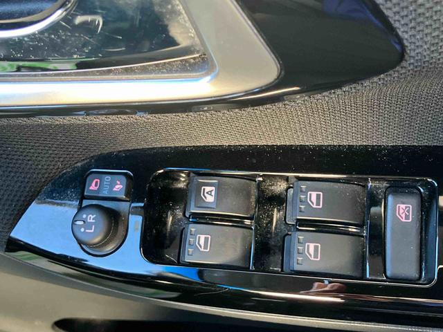 ムーヴ カスタム　ＲＳ　ハイパーリミテッドＳＡＩＩＩ　４ＷＤ　ターボ　スマートアシスト　パノラマモニター　プッシュボタンスタート　ナビ付き　フォグランプ　アイドリングストップ　オートハイビーム　ベンチシート　運転席・助手席ＳＲＳエアバッグ（30枚目）