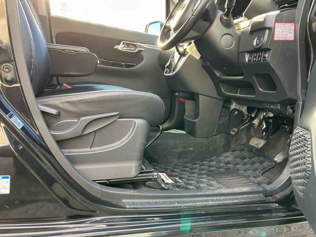 ムーヴ カスタム　ＲＳ　ハイパーリミテッドＳＡＩＩＩ　４ＷＤ　ターボ　スマートアシスト　パノラマモニター　プッシュボタンスタート　ナビ付き　フォグランプ　アイドリングストップ　オートハイビーム　ベンチシート　運転席・助手席ＳＲＳエアバッグ（48枚目）