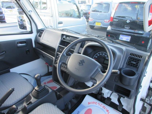 キャリイトラック 農繁スペシャル　４ＷＤ　４枚リーフスプリング装着車　ラジオ　オートライト　オートエアコン　フォグランプ　キーレスエントリー　荷台マット　荷台灯　メッキドアハンドル　フロアマット　ドアバイザー　シガーライター　パワーウィンドー　横滑り防止装置　衝突被害軽減Ｂ（5枚目）