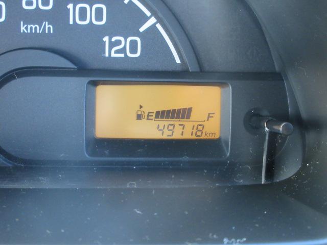 キャリイトラック 農繁スペシャル　４ＷＤ　４枚リーフスプリング装着車　ラジオ　オートライト　オートエアコン　フォグランプ　キーレスエントリー　荷台マット　荷台灯　メッキドアハンドル　フロアマット　ドアバイザー　シガーライター　パワーウィンドー　横滑り防止装置　衝突被害軽減Ｂ（7枚目）