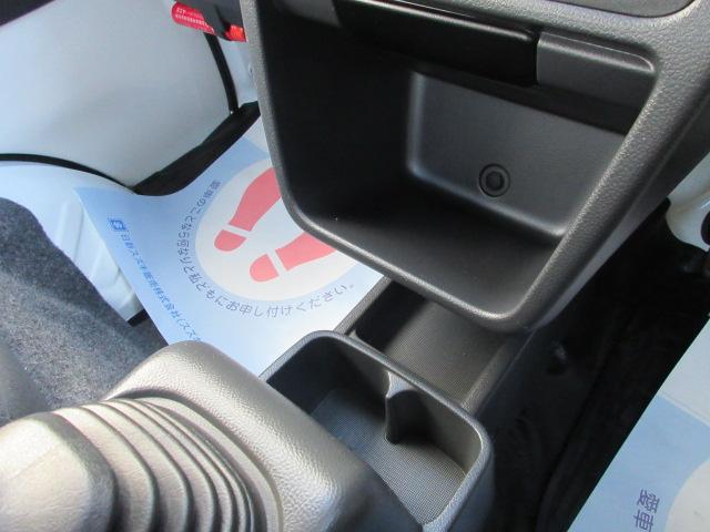キャリイトラック 農繁スペシャル　４ＷＤ　４枚リーフスプリング装着車　ラジオ　オートライト　オートエアコン　フォグランプ　キーレスエントリー　荷台マット　荷台灯　メッキドアハンドル　フロアマット　ドアバイザー　シガーライター　パワーウィンドー　横滑り防止装置　衝突被害軽減Ｂ（27枚目）