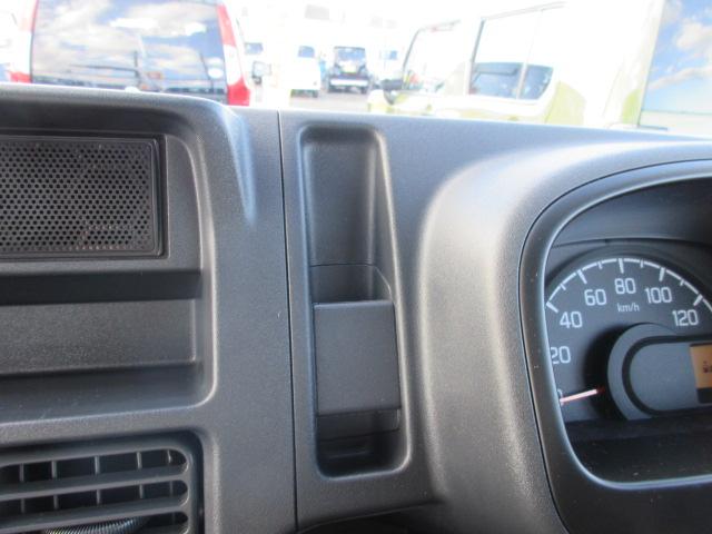 キャリイトラック 農繁スペシャル　４ＷＤ　４枚リーフスプリング装着車　ラジオ　オートライト　オートエアコン　フォグランプ　キーレスエントリー　荷台マット　荷台灯　メッキドアハンドル　フロアマット　ドアバイザー　シガーライター　パワーウィンドー　横滑り防止装置　衝突被害軽減Ｂ（28枚目）