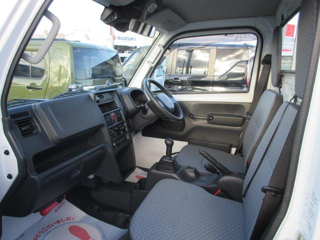 キャリイトラック 農繁スペシャル　４ＷＤ　４枚リーフスプリング装着車　ラジオ　オートライト　オートエアコン　フォグランプ　キーレスエントリー　荷台マット　荷台灯　メッキドアハンドル　フロアマット　ドアバイザー　シガーライター　パワーウィンドー　横滑り防止装置　衝突被害軽減Ｂ（31枚目）