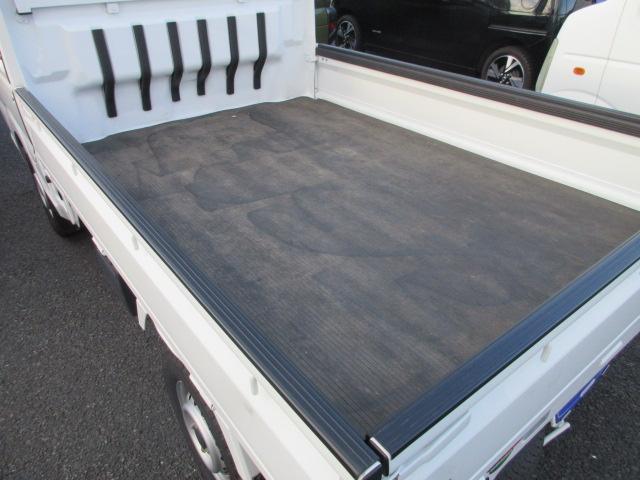 キャリイトラック 農繁スペシャル　４ＷＤ　４枚リーフスプリング装着車　ラジオ　オートライト　オートエアコン　フォグランプ　キーレスエントリー　荷台マット　荷台灯　メッキドアハンドル　フロアマット　ドアバイザー　シガーライター　パワーウィンドー　横滑り防止装置　衝突被害軽減Ｂ（37枚目）