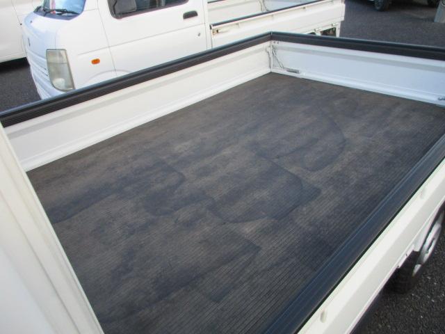 キャリイトラック 農繁スペシャル　４ＷＤ　４枚リーフスプリング装着車　ラジオ　オートライト　オートエアコン　フォグランプ　キーレスエントリー　荷台マット　荷台灯　メッキドアハンドル　フロアマット　ドアバイザー　シガーライター　パワーウィンドー　横滑り防止装置　衝突被害軽減Ｂ（40枚目）