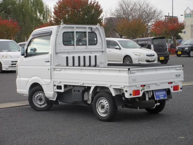 キャリイトラック 農繁スペシャル　４ＷＤ　４枚リーフスプリング装着車　ラジオ　オートライト　オートエアコン　フォグランプ　キーレスエントリー　荷台マット　荷台灯　メッキドアハンドル　フロアマット　ドアバイザー　シガーライター　パワーウィンドー　横滑り防止装置　衝突被害軽減Ｂ（45枚目）