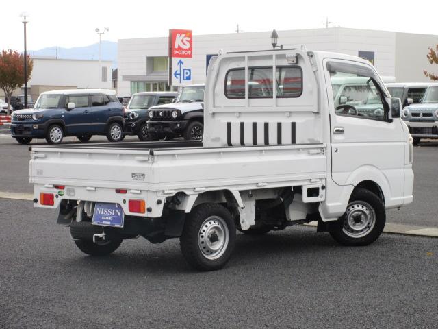 キャリイトラック 農繁スペシャル　４ＷＤ　４枚リーフスプリング装着車　ラジオ　オートライト　オートエアコン　フォグランプ　キーレスエントリー　荷台マット　荷台灯　メッキドアハンドル　フロアマット　ドアバイザー　シガーライター　パワーウィンドー　横滑り防止装置　衝突被害軽減Ｂ（47枚目）