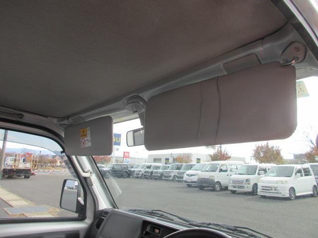 キャリイトラック ＫＣエアコンパワステ　４ＷＤ　ＡＭ／ＦＭラジオ　荷台マット　アッパーメンバーガード　フロアマット　ドアバイザー（15枚目）