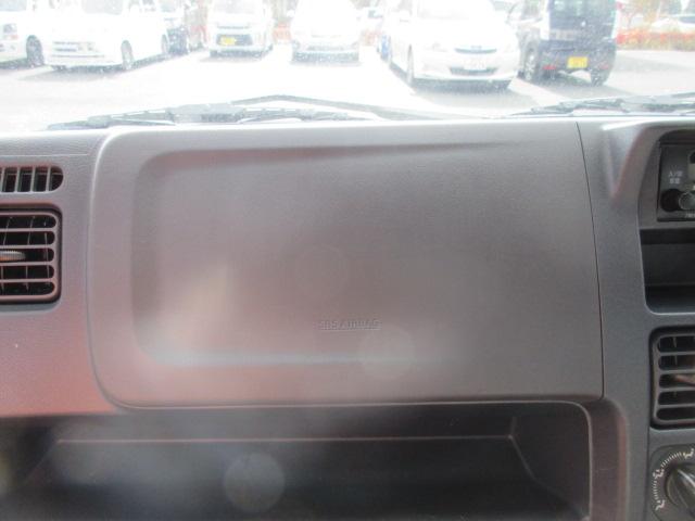キャリイトラック ＫＣエアコンパワステ　４ＷＤ　ＡＭ／ＦＭラジオ　荷台マット　アッパーメンバーガード　フロアマット　ドアバイザー（23枚目）