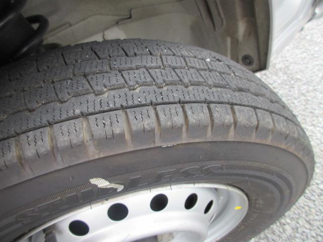 キャリイトラック ＫＣエアコンパワステ　４ＷＤ　ＡＭ／ＦＭラジオ　荷台マット　アッパーメンバーガード　フロアマット　ドアバイザー（41枚目）