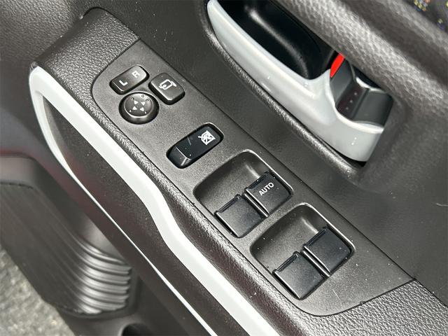ハスラー ＨＹＢＲＩＤ　Ｘ　４ＷＤ　全方位モニター付フルセグナビ　ＬＥＤヘッドライト　ステアリングリモコン　アルミホイール　衝突被害軽減ブレーキ　前席シートヒーター　キーレスプッシュスタート　本革ステアリング　オートライト　オートエアコン　ＥＴＣ（31枚目）