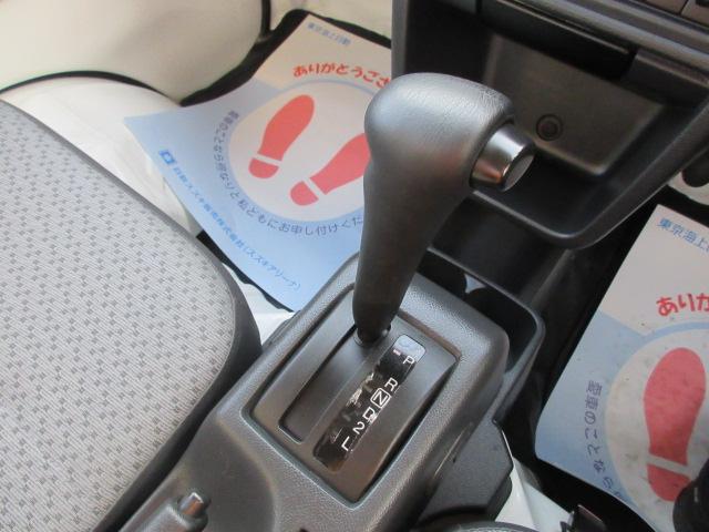 ＮＴ１００クリッパートラック ＤＸセーフティパッケージ　４ＷＤ　ＡＴ　ＡＭ／ＦＭラジオ　オートライト　エアコン　パワステ　衝突被害軽減ブレーキ　横滑り防止装置　シガーソケット　キー　保証付販売車（8枚目）