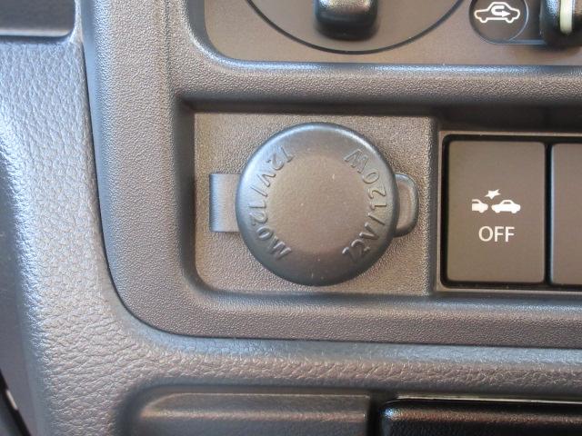 ＮＴ１００クリッパートラック ＤＸセーフティパッケージ　４ＷＤ　ＡＴ　ＡＭ／ＦＭラジオ　オートライト　エアコン　パワステ　衝突被害軽減ブレーキ　横滑り防止装置　シガーソケット　キー　保証付販売車（12枚目）