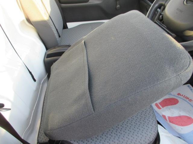 ＮＴ１００クリッパートラック ＤＸセーフティパッケージ　４ＷＤ　ＡＴ　ＡＭ／ＦＭラジオ　オートライト　エアコン　パワステ　衝突被害軽減ブレーキ　横滑り防止装置　シガーソケット　キー　保証付販売車（24枚目）