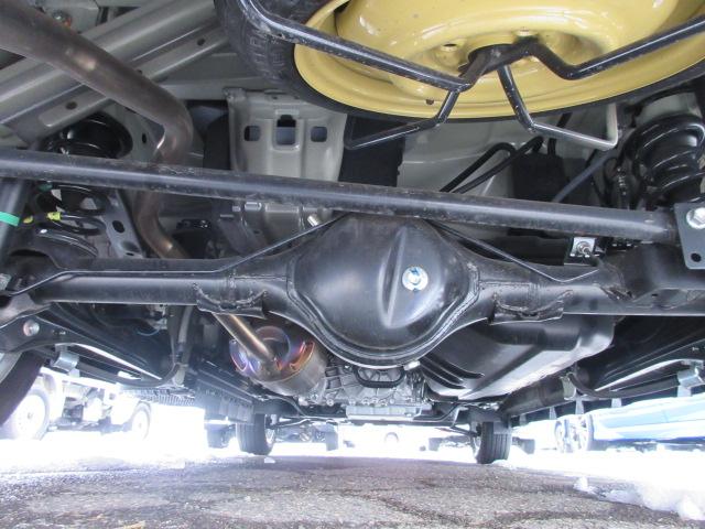 エブリイワゴン ＰＺターボ　スペシャル　標準ルーフ　４ＷＤ　フルセグナビ　バックカメラ　両側パワースライドドア　純正アルミホイール　ステアリングスイッチ　運転席シートヒーター　アイドリングストップ　横滑り防止装置　キーレスプッシュスタート　オートライト　オートエアコン（52枚目）