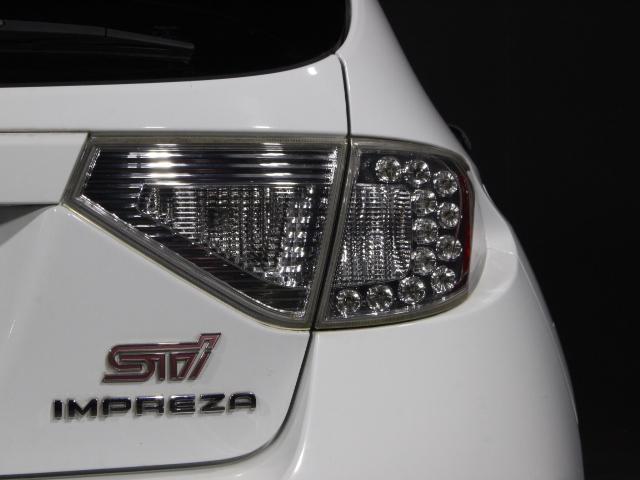 インプレッサ ＷＲＸ　ＳＴＩ　カロッツェリア楽ナビ　ＥＴＣ　ゼロスポーツインテークパイプ　ＨＩＤ　ＨＫＳリーガマックスプレミアムマフラー　ＳＴＩフロントリップ　スマートキー　プッシュスタート　純正１８ＡＷ（31枚目）